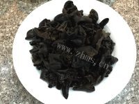 美味的凉拌芥末木耳做法图解1)