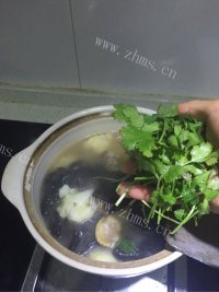 美味的砂锅鸡汤做法图解5)