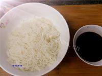 家常菜包菜炒粉丝做法图解4)