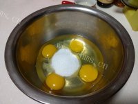 独特的老式鸡蛋糕做法图解1)