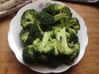 家常菜虾仁炒西兰花做法图解4)