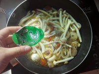 营养白玉菇肉丸意面做法图解8)