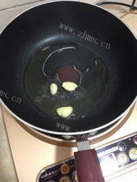 养颜的莴笋炒肉片做法图解2)