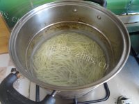 家常菜凉拌土豆丝做法图解2)