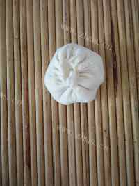 色泽鲜亮的韭菜鸡蛋馅饼做法图解12)