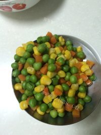美味的香肠培根芝士年糕披萨做法图解6)