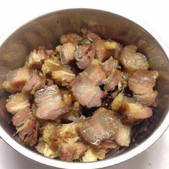 腊肉蒸蕨菜