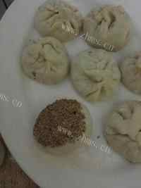 美味的鸡汁生煎包做法图解6)