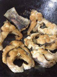 美味的香煎鱼块做法图解7)