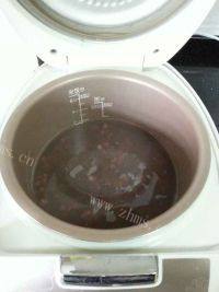 诱人的红豆薏仁糊做法图解4)
