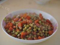 秀色可餐的豌豆胡萝卜丁