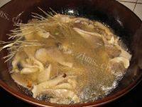 家常菜蘑菇炖粉条做法图解7)