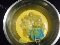 自制香蕉戚风做法图解9)