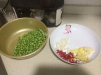 炒青豆做法图解1)