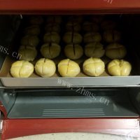 香喷喷的椰蓉开口酥做法图解29)