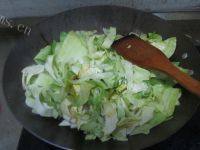 健康美食之爆炒甘蓝做法图解6)