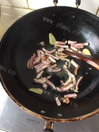 唇齿留香的蒜苔炒肉做法图解4)
