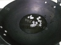 好吃的五花肉烧牛肝菌做法图解4)