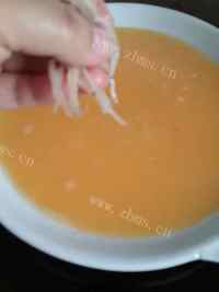 美味的银鱼蒸蛋做法图解5)