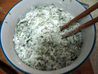 好吃的香菜土豆翡翠饼做法图解5)