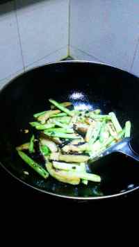 家常菜豆角炒茄子