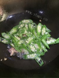 美味的羊角豆炒肉做法图解6)
