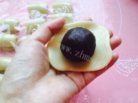 自制枣泥菊花酥做法图解14)