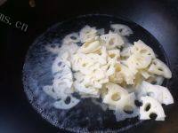 绿色食物糖醋藕片做法图解2)