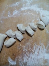 香气浓郁的茄子馅饺子做法图解5)
