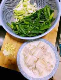 美味的韭菜炒肉片做法图解1)