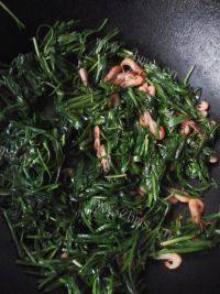 家常菜韭菜炒小河虾做法图解3)