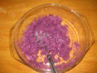 鲜嫩可口的紫薯馒头的做法图解三