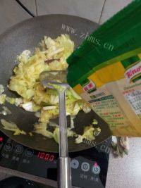 家常菜辣炒手撕包菜做法图解7)