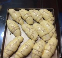香喷喷的酸奶面包做法图解7)