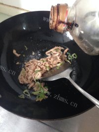 家常菜肉丝炒芹菜做法图解8)