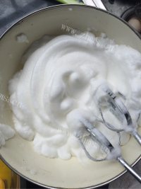 美味营养的纸杯蛋糕做法图解2)