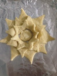 简易花瓣面包做法图解7)