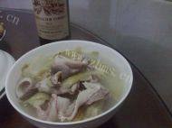 美味的酸菜猪肚汤
