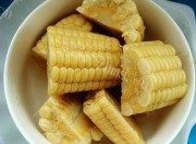 玉米板栗排骨汤的做法图解二