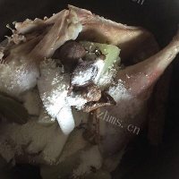 香喷喷的老鸭粉丝汤做法图解6)