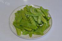 常吃不腻的蒜香荷兰豆做法图解1)