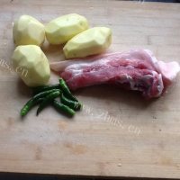 家常菜土豆炒肉丝做法图解1)