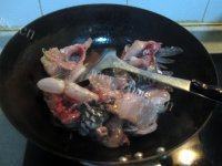 鱼骨豆腐汤自制做法图解2)