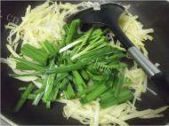 韭菜炒土豆丝做法图解11)