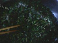 诱人韭菜包子做法图解6)