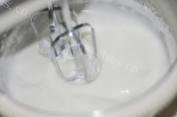可口香甜柠檬蛋白蛋糕做法图解6)