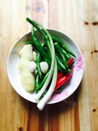 家常菜小炒腊肉做法图解2)