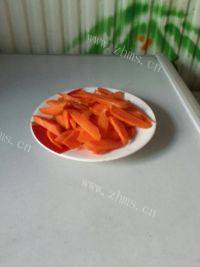 家常菜肉炒青椒做法图解2)
