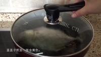 家常菜香煎鲳鱼做法图解4)