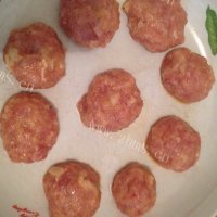 美味的炸肉丸做法图解3)